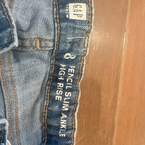 Super cute embroidered peace jeans - Picture 8 of 9